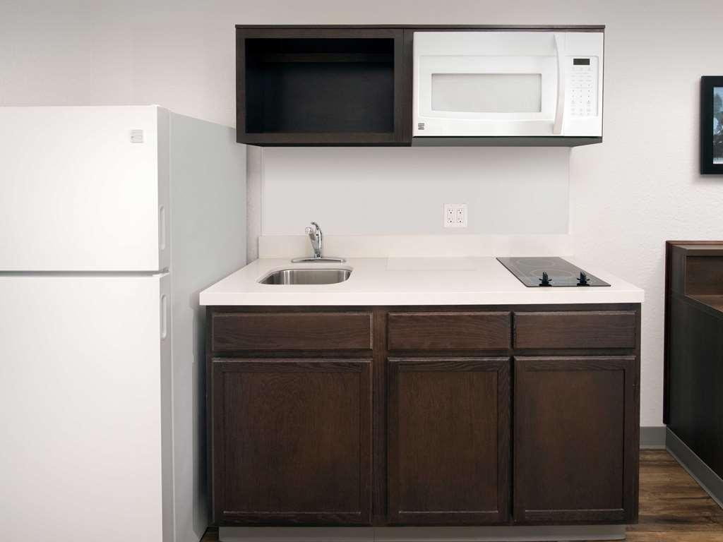 Extended Stay America Select Suites - Cleveland - 에이본 객실 사진