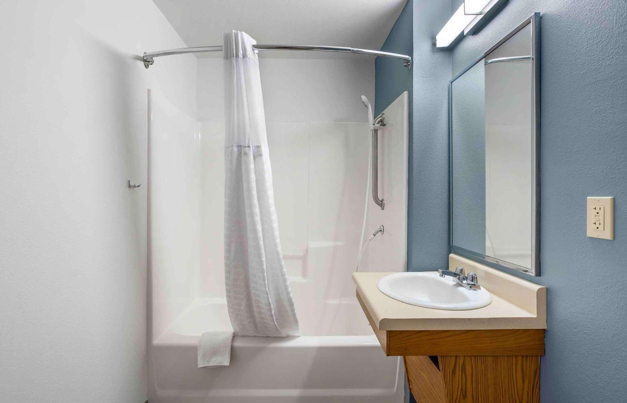 Extended Stay America Select Suites - Cleveland - 에이본 외부 사진
