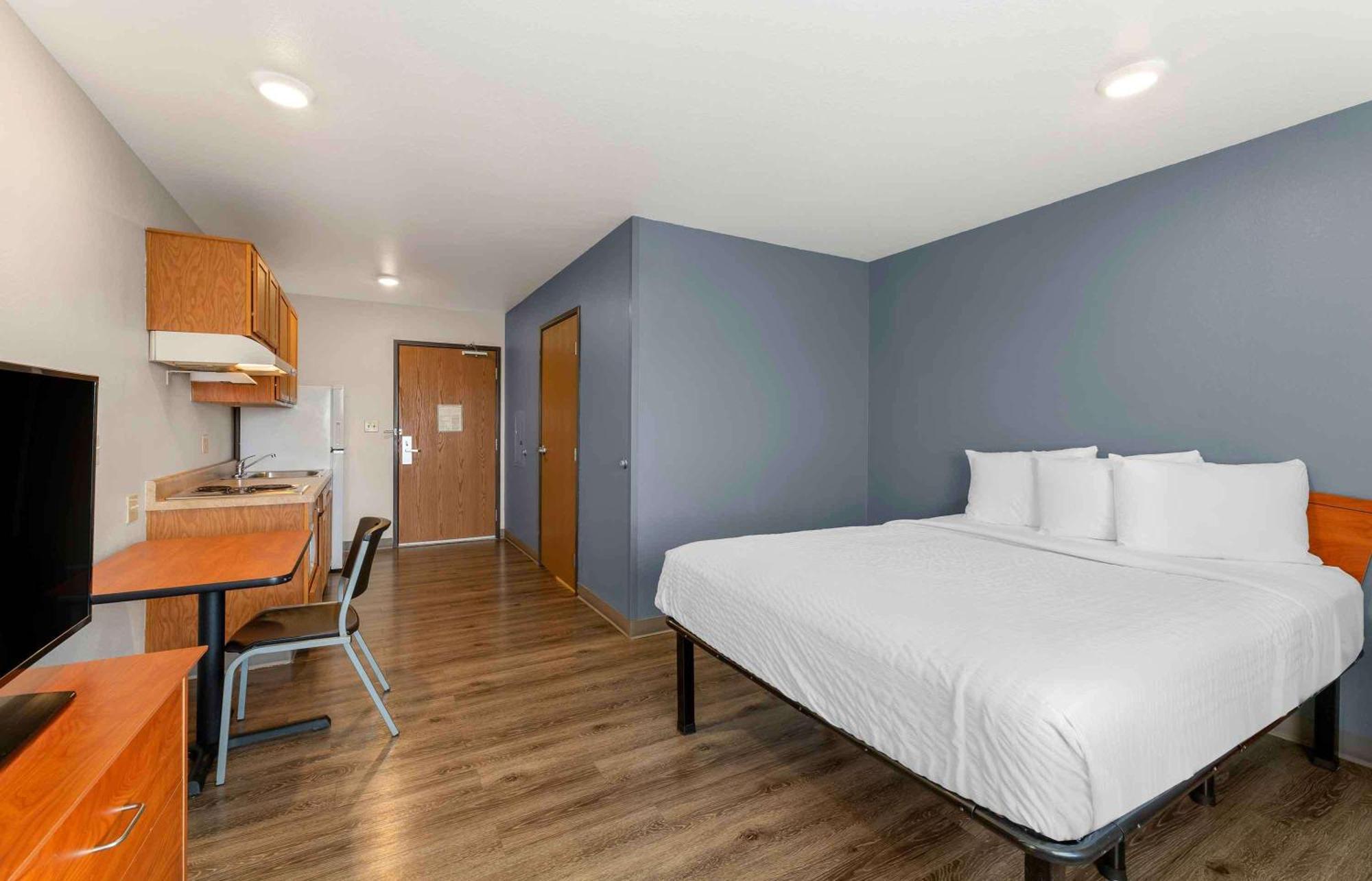 Extended Stay America Select Suites - Cleveland - 에이본 외부 사진