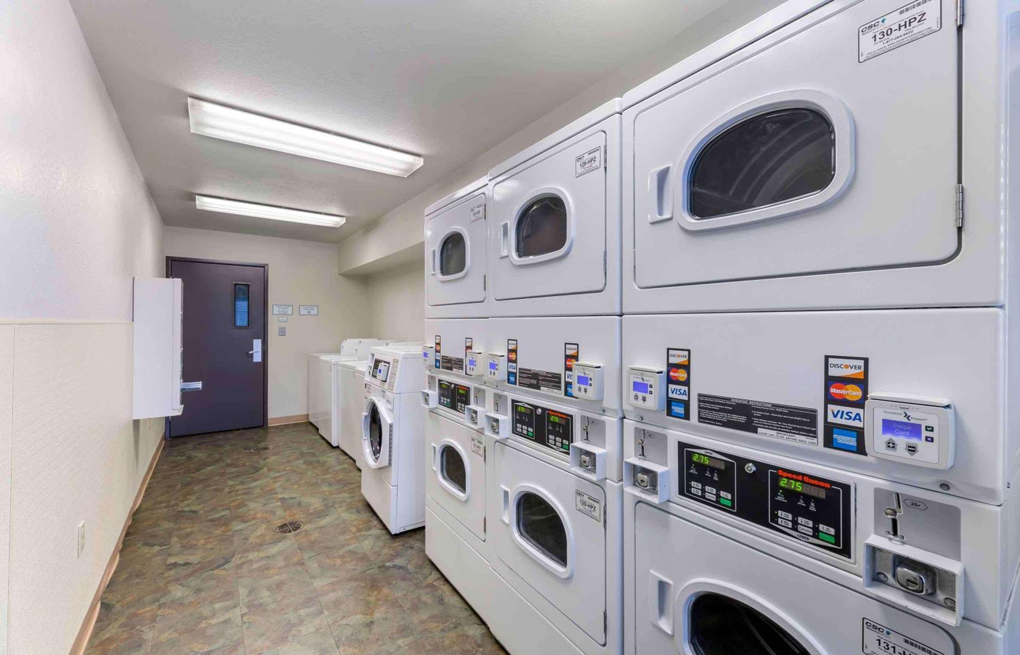 Extended Stay America Select Suites - Cleveland - 에이본 외부 사진